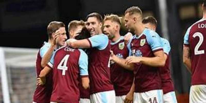 特夫摩尔球场外观与城市背景-亚新体育