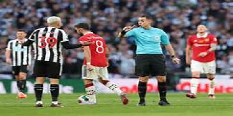 亚新体育事件背景：从英超主裁到被解雇的人生转折-亚新体育