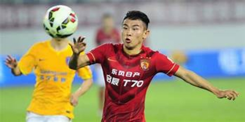 亚新体育观察：身份转换的临界点与职业认同重塑-亚新体育